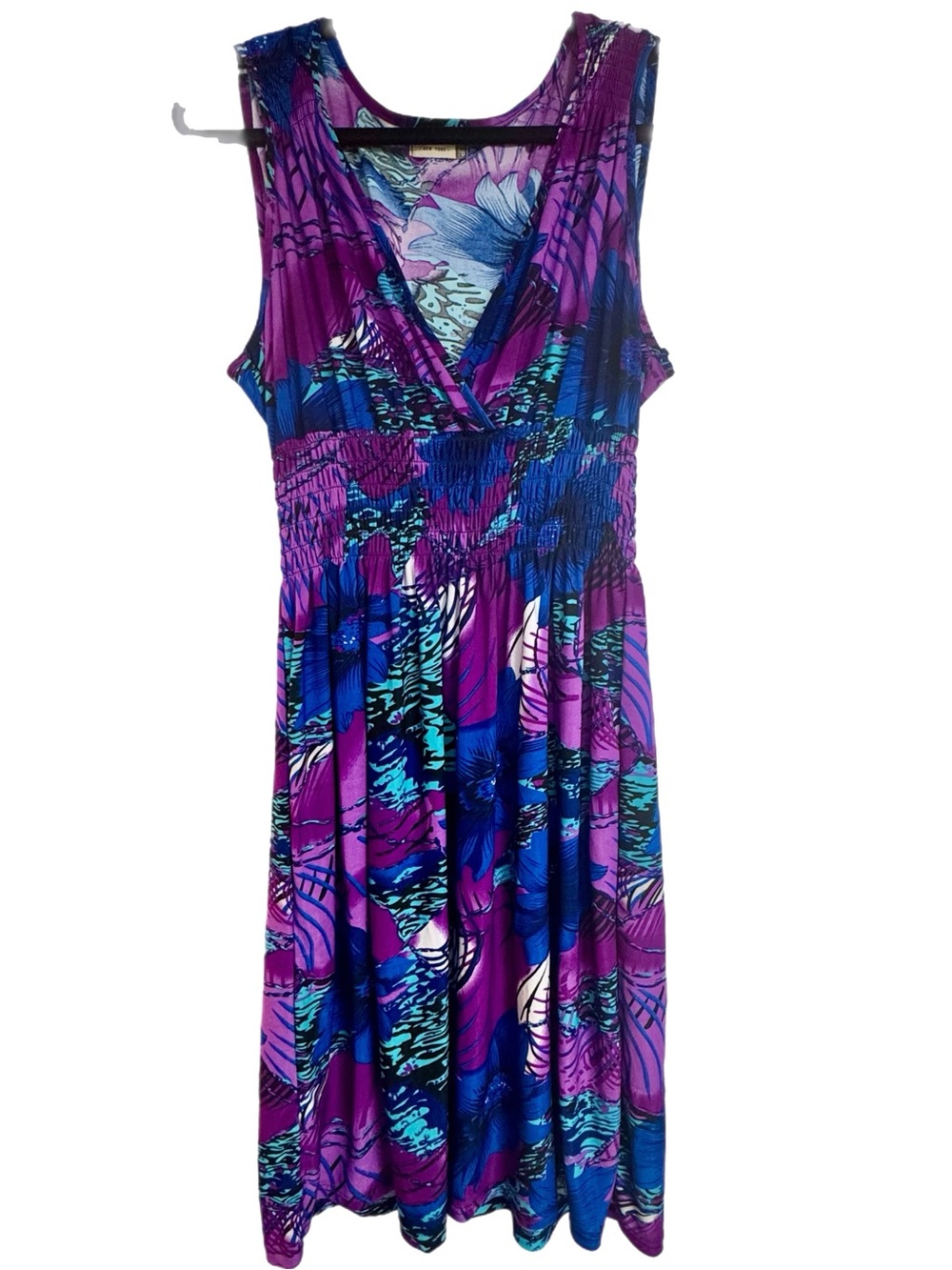 Women’s Sleeveless V-Neck Floral Print Dress in Purple and Blu